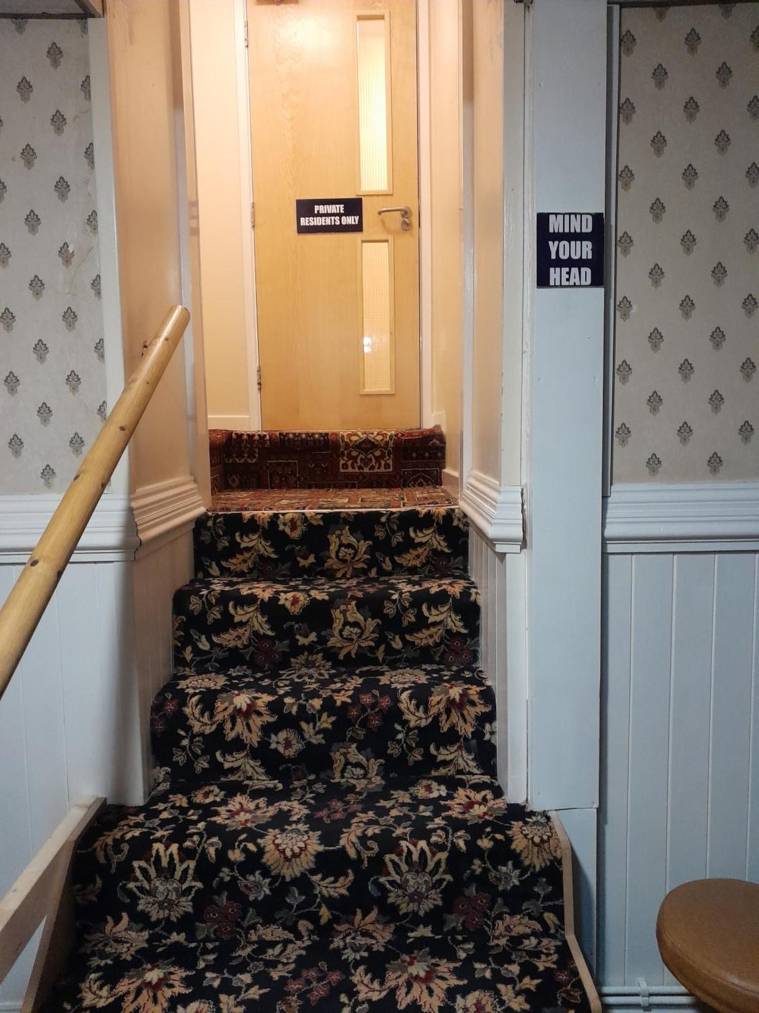 Kings Arms Guest House Ebbw Vale Eksteriør bilde