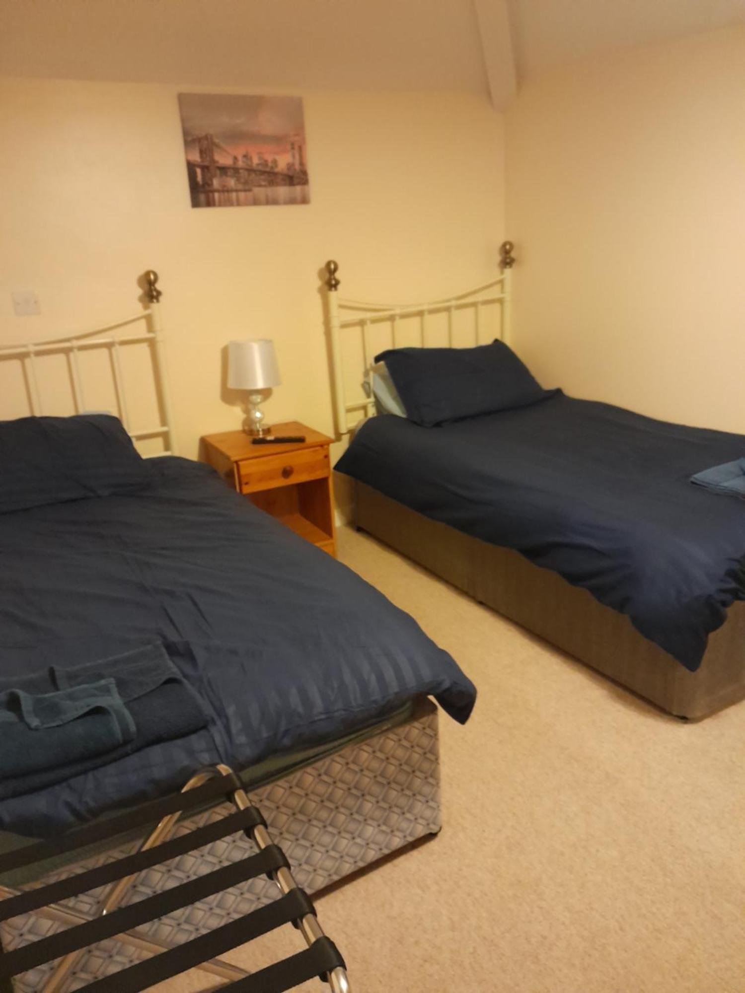 Kings Arms Guest House Ebbw Vale Eksteriør bilde