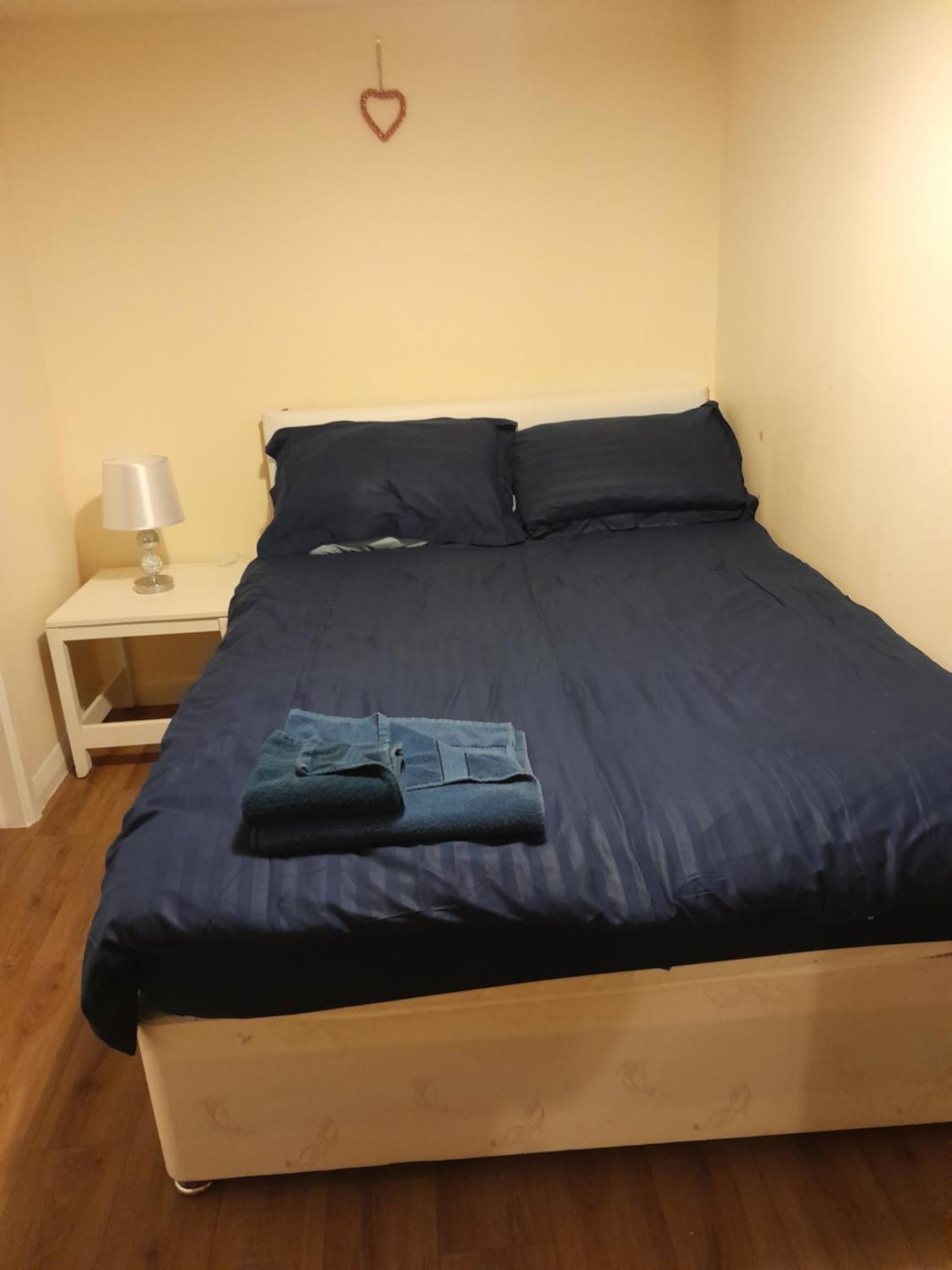 Kings Arms Guest House Ebbw Vale Eksteriør bilde